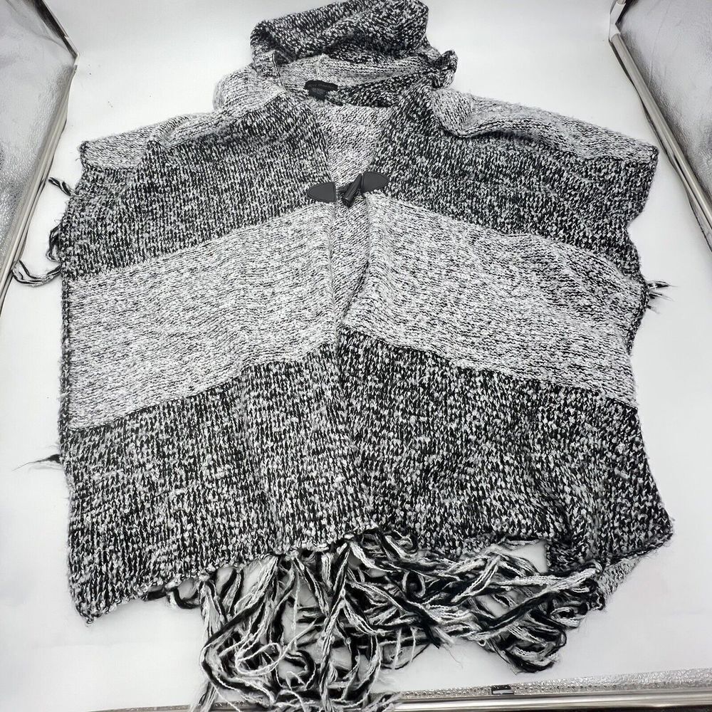 Steve Madden Toggle Poncho With Fringe Black White Size OS